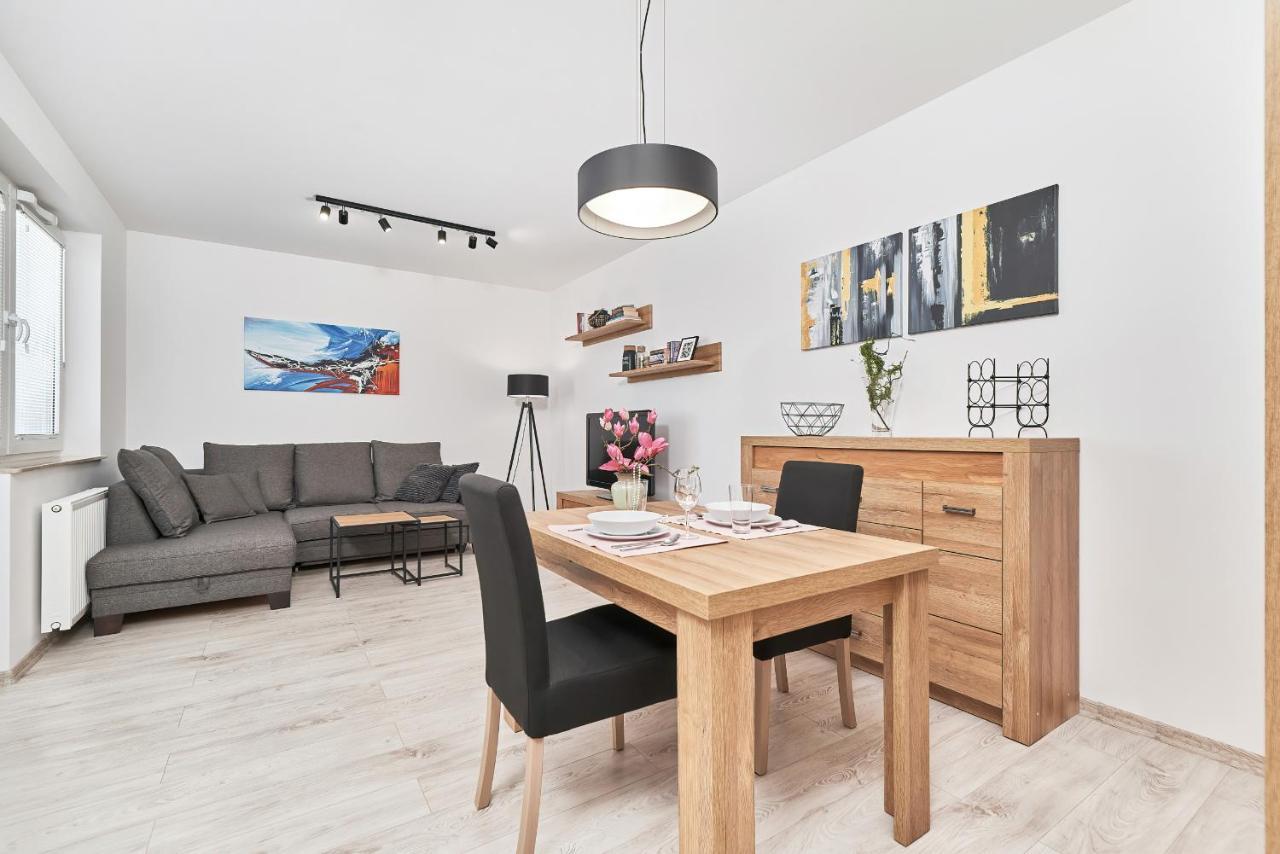 Exclusive Teczowa With Underground Parking By Renters Apartment Wroclaw